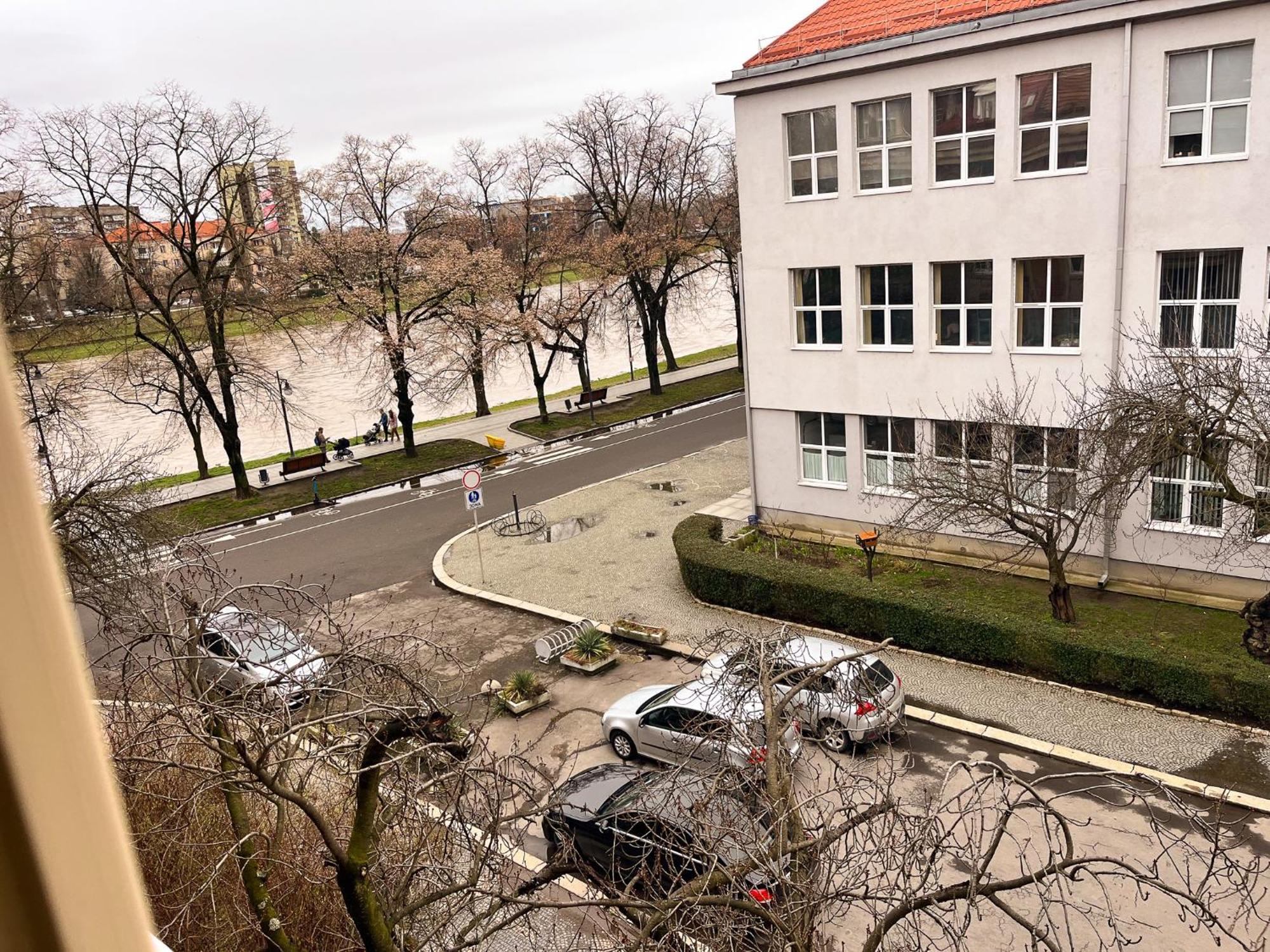 Апарт-Отель "Галаговъ" Ujgorod Dış mekan fotoğraf